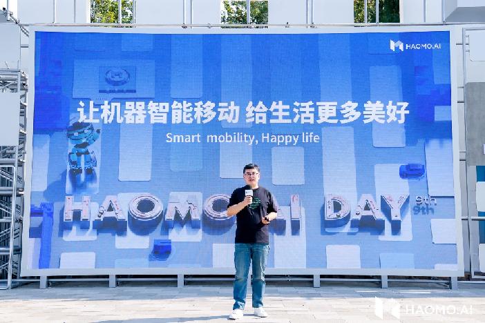 毫末AI DAY大秀DriveGPT万物识别能力，城市NOH对地面箭头、井盖都不放过