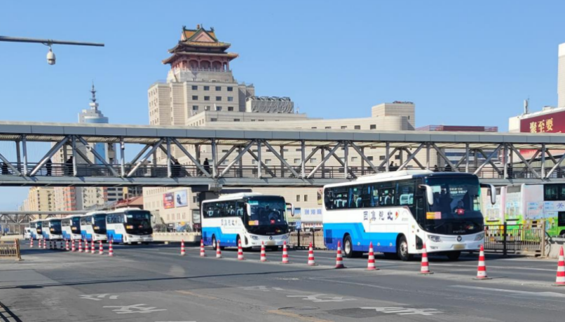 北汽集团连续二十年护航全国两会
