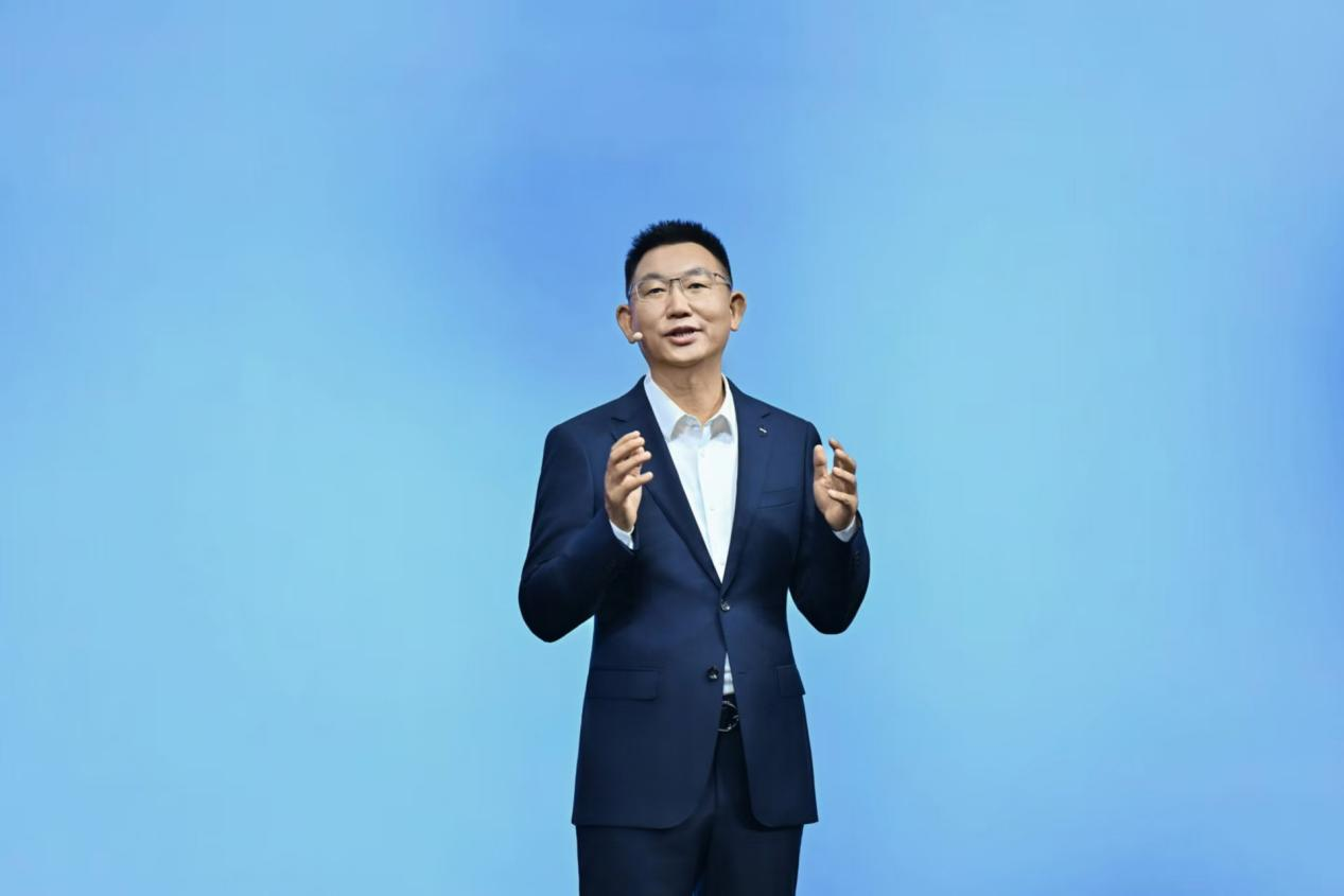 赛力斯何利扬：高端智造打造高端纯电，问界M8纯电版正式上市