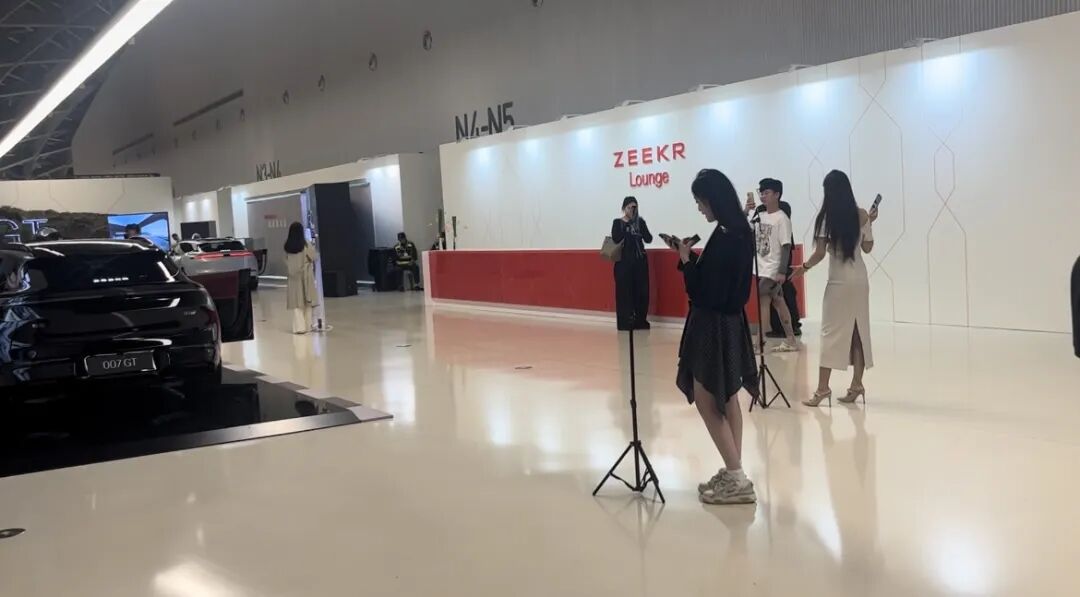 保洁阿姨当主播，为什么车企一定要直播？