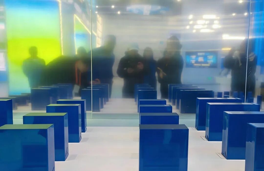 何小鹏酒局背后，动力电池行业何去何从？