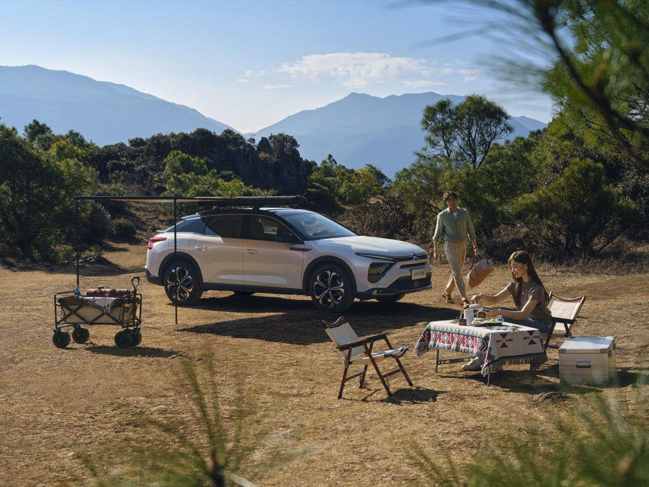 一口价11.37万起！东风雪铁龙新款凡尔赛C5 X自在上市