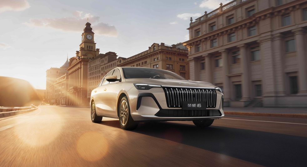 省油耐久，长长久久！国民好车荣威 i6 预售 6.59 万元起