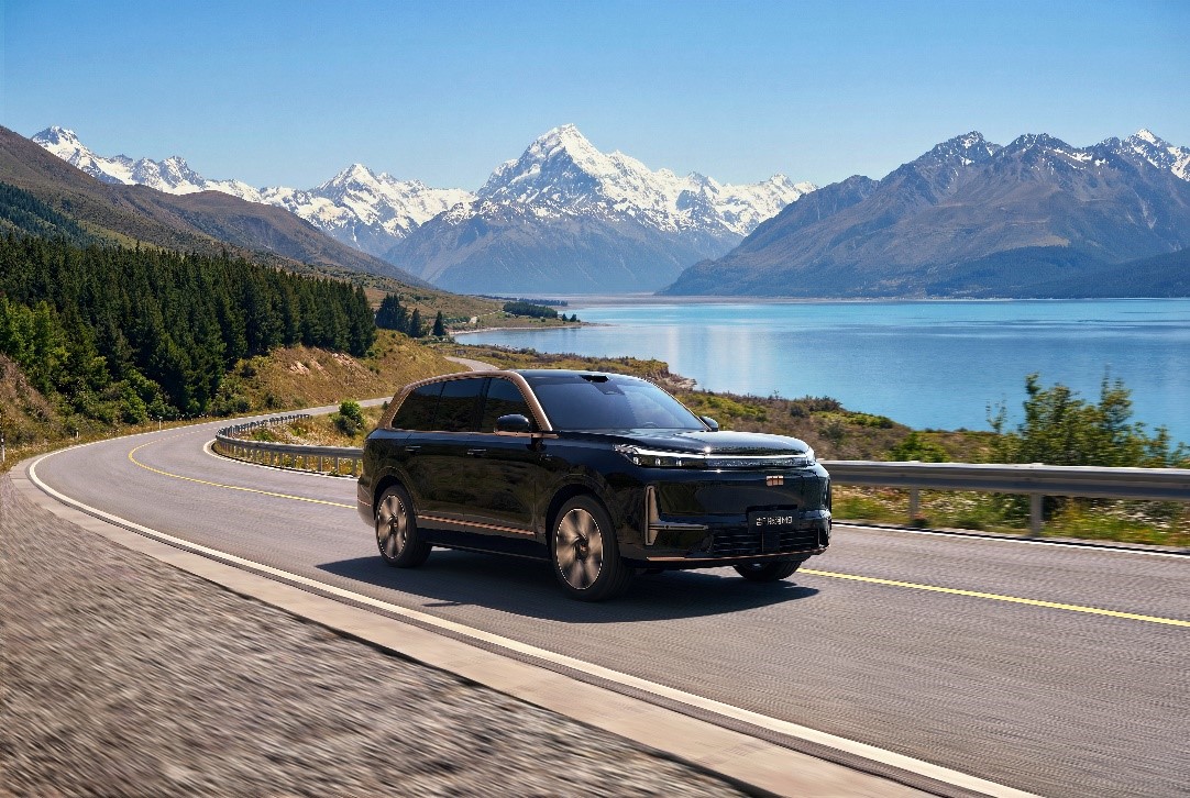 吉利银河M9黑金智曜版25.98万元正式上市，重塑大六座价值标杆