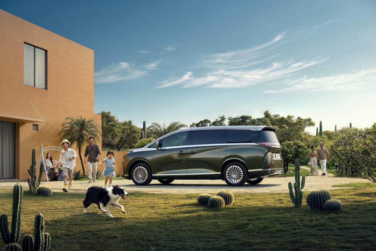 极狐首款MPV问道V9正式开启预售，预售补贴价21.99万元起