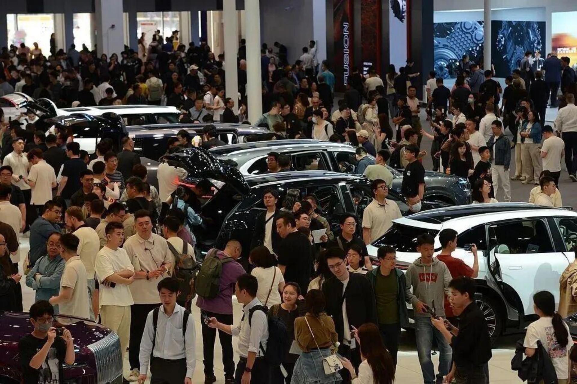 全世界都在涨价，为什么中国车企不敢