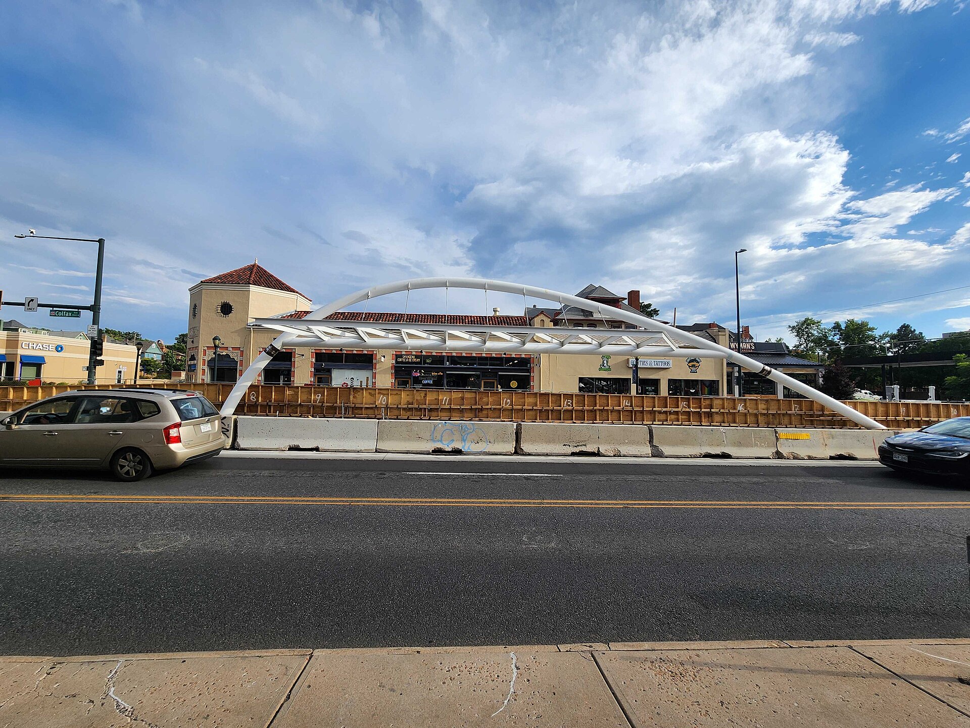 丹佛 Colfax Avenue 正在施工的公交站点