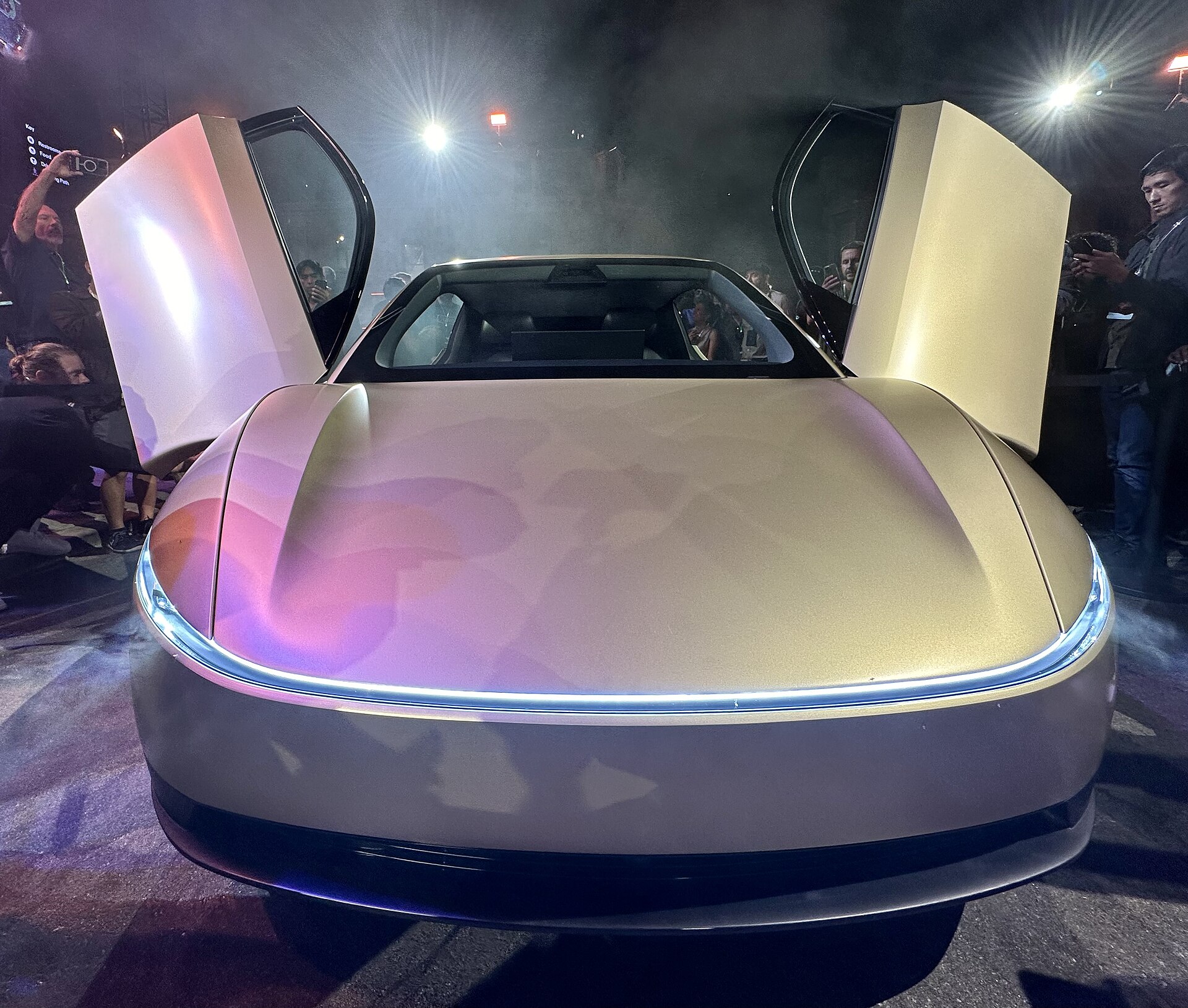 没有方向盘的Cybercab，先要回答一张旧规则考卷