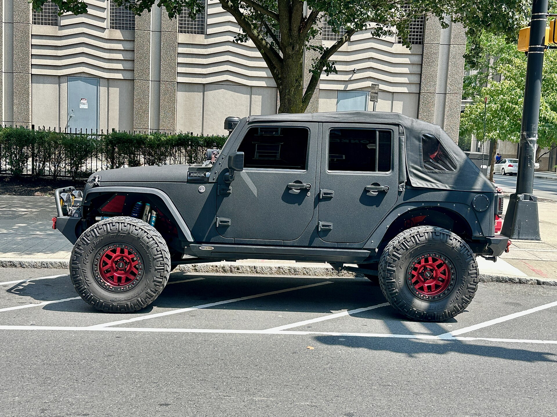 经过越野改装的Jeep Wrangler