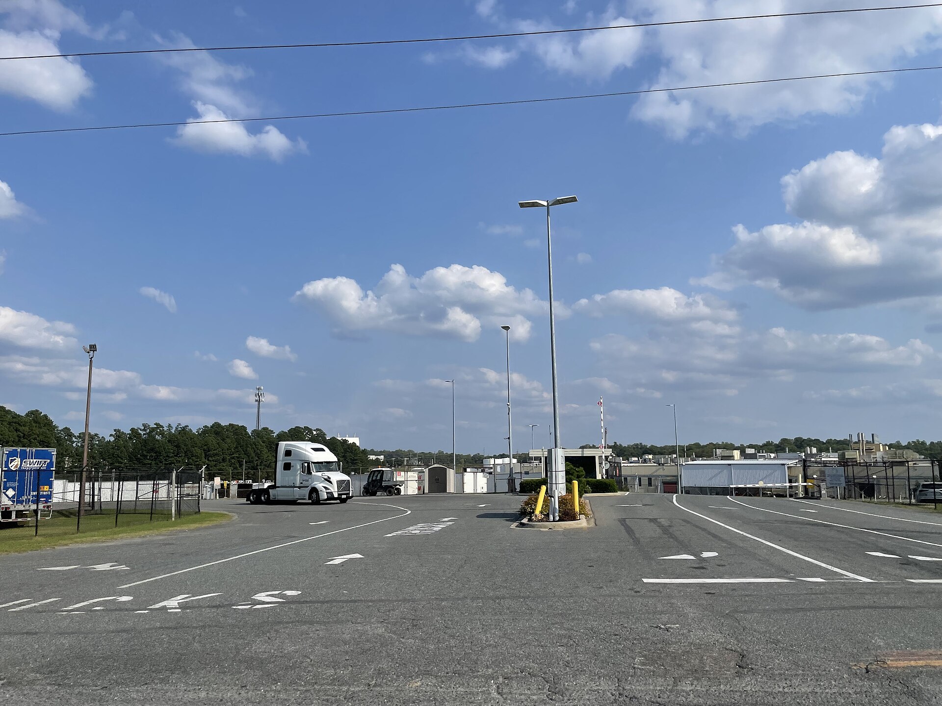 美国北卡罗来纳州Mount Holly的Freightliner工厂外观，非本次销量数据发布现场资料图
