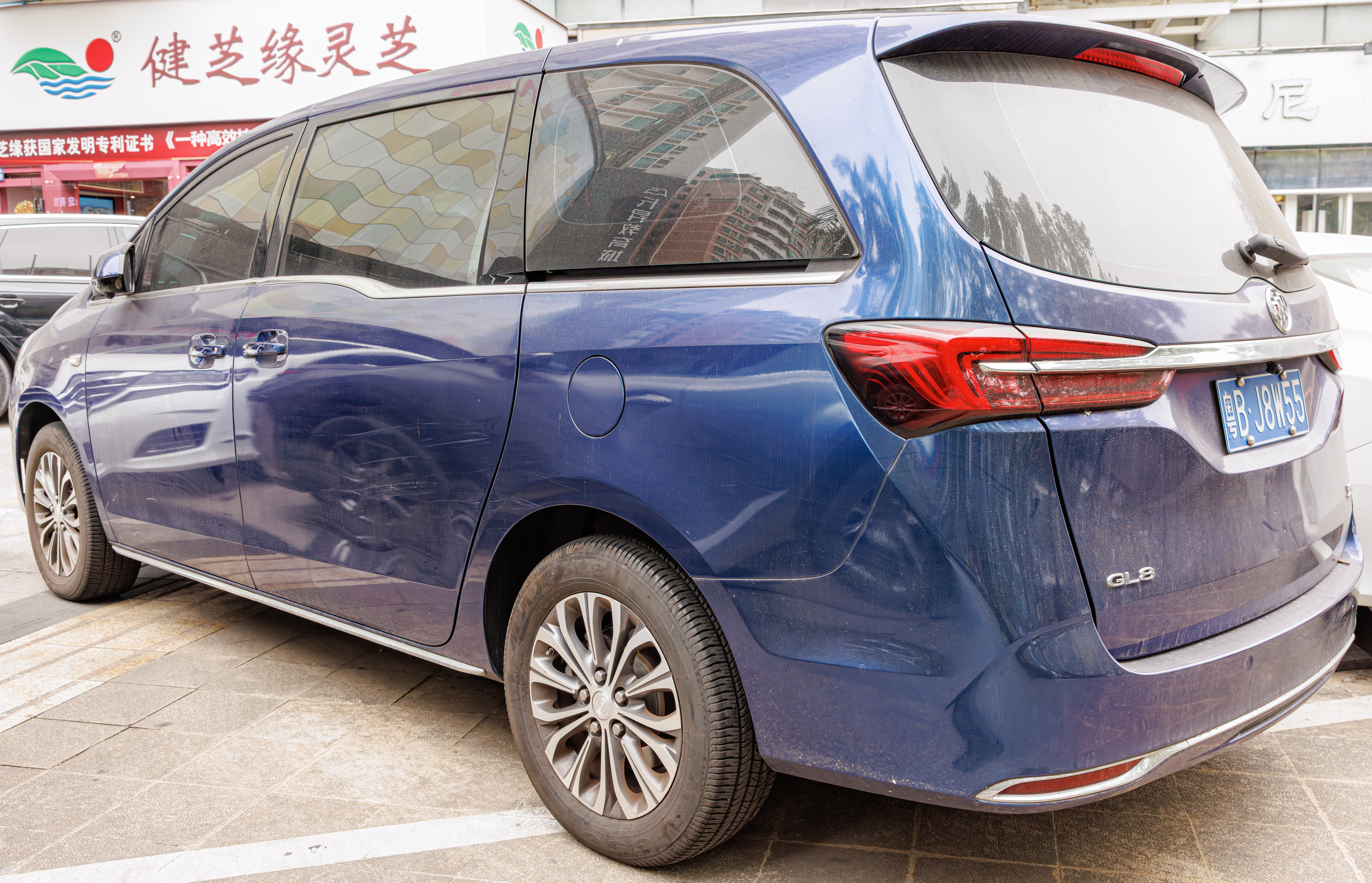 中国市场的别克GL8实车,GL8家族三季度交付超过2.2万辆