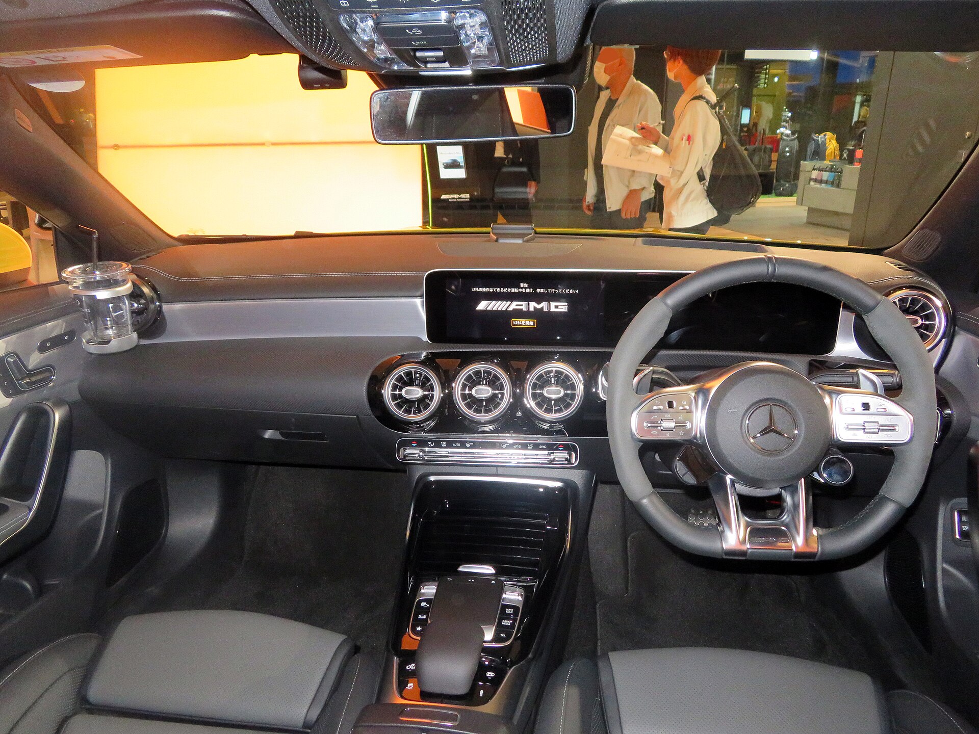 Mercedes-Benz CLA车内驾驶环境，资料图；对应驾驶员必须持续注意并承担控制责任的Level 2使用场景