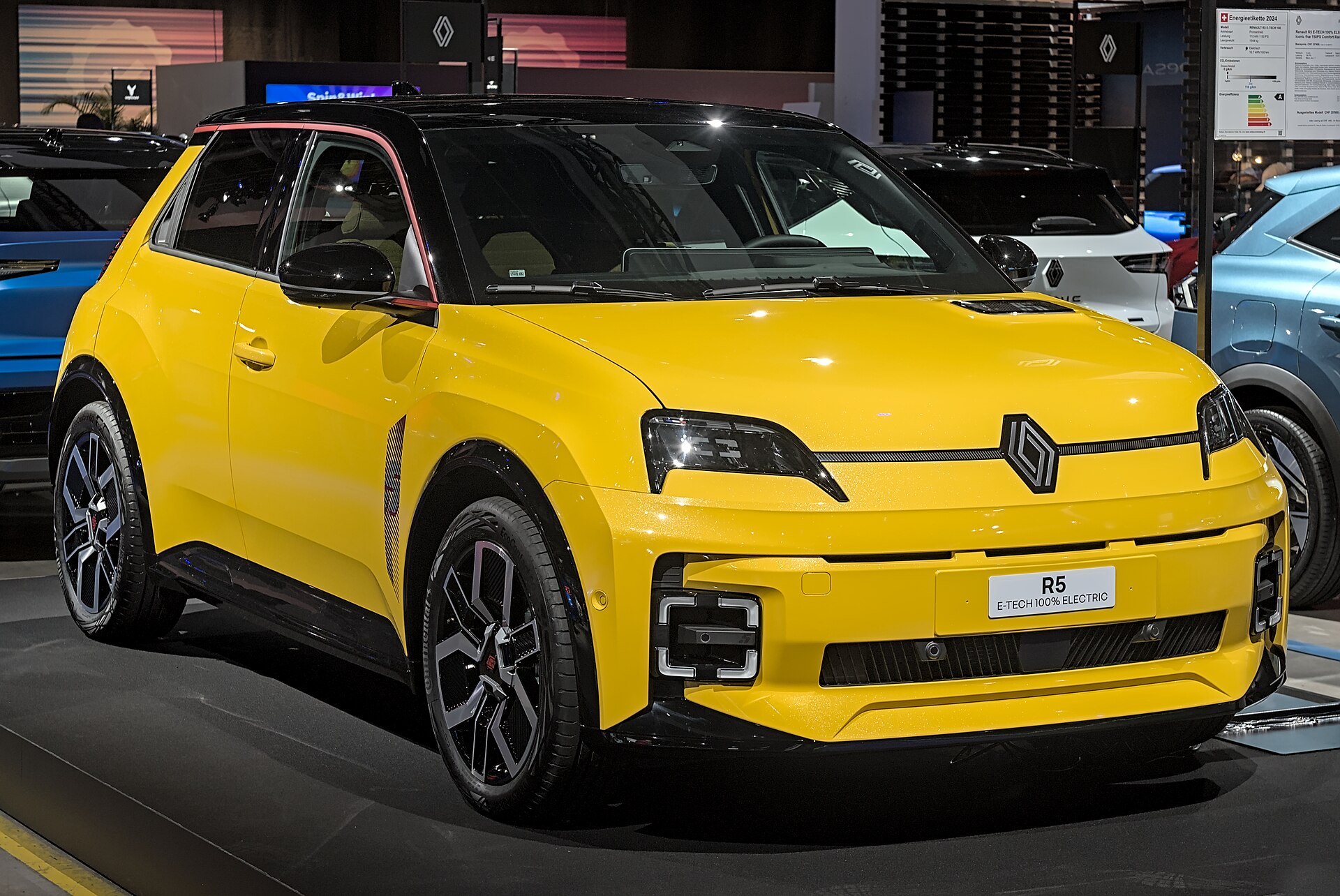 苏黎展示的Renault 5 E-Tech Electric实车，资料图；对应纯电车销量增长
