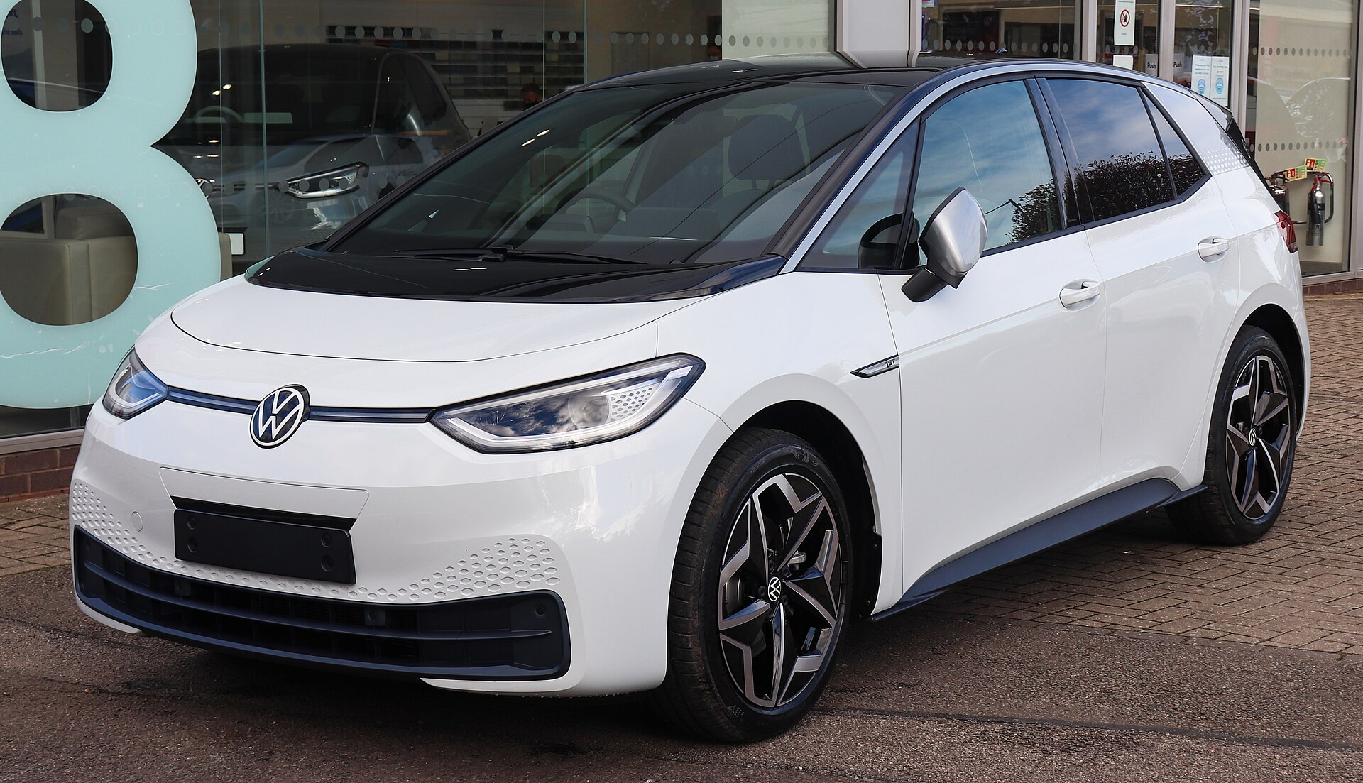 Volkswagen ID.3纯电动车实车,资料图;对应电动车订单增长与较低单车利润